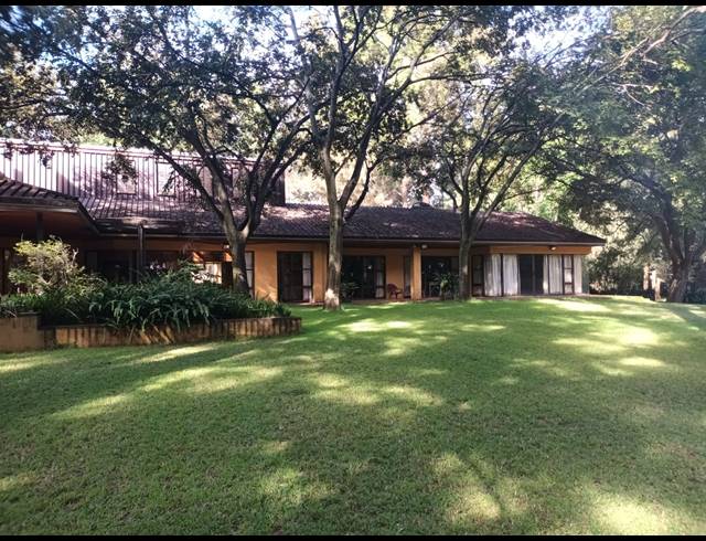 10 BEDROOM FREESTANDING TO LET IN EQUESTRIA
